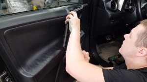 Как снять дверную карту на Toyota Rav 4