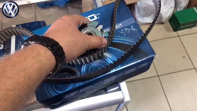 Комплект ремня ГРМ с помпой для Volkswagen Caddy смотреть онлайн