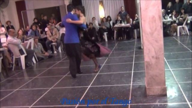 ROXANA SUAREZ y SEBASTIAN ACHAVAL Bailando la Milonga RELIQUIAS PORTEÑAS en FLOREAL MILONGA смотреть онлайн