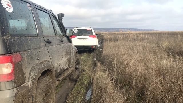 Патриот и Паджеро,Небольшая покатуха)))19 ноября 2017г. смотреть онлайн