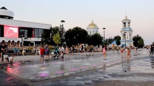 Поющие фонтаны на Советской площади в Воронеже