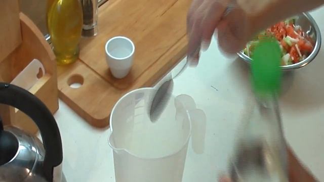 Огуречный салат «Пикантный». Очень вкусно! смотреть онлайн