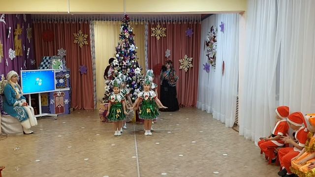 танец гномов, белочек, ёлочек в детском саду, старшая группа новый год смотреть онлайн