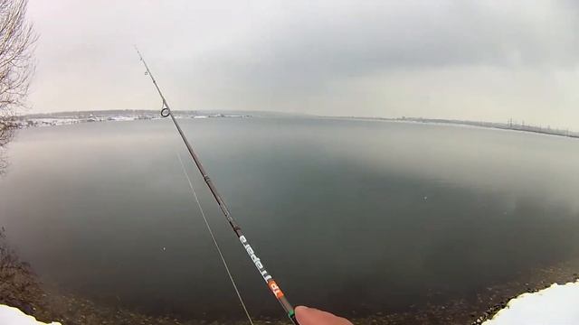 Зимний спиннинг, батл  Mik Maus от Fanatik против мотыля беркли, поляриса, Larva ,AWARUNA смотреть онлайн