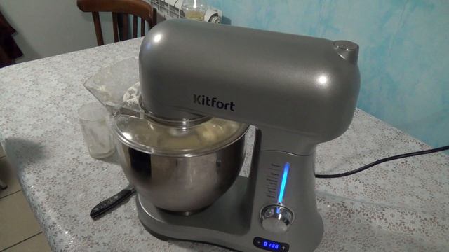 Готовим блинчики со сгущенкой