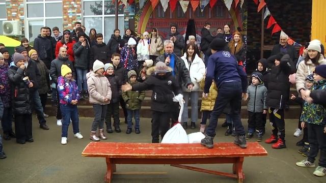 Русскими забавами и народным гуляньем отметили Масленицу в хуторе Красный Кут