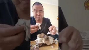 блюдо из бараньей головы пальчики оближешь. Bon appetite