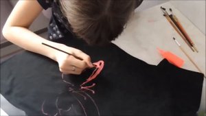 DIY/НЕОНОВЫЕ РИСУНКИ НА ФУТБОЛКАХ своими руками/NEON DRAWINGS ON t-SHIRTS