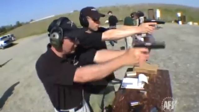 Todd Jarrett on pistol shooting. смотреть онлайн