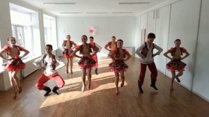 "КАЛИНКА" анс. народного танца "Калинка"  (рук. Н. Подберезкина) Новосветловский Центр творчества