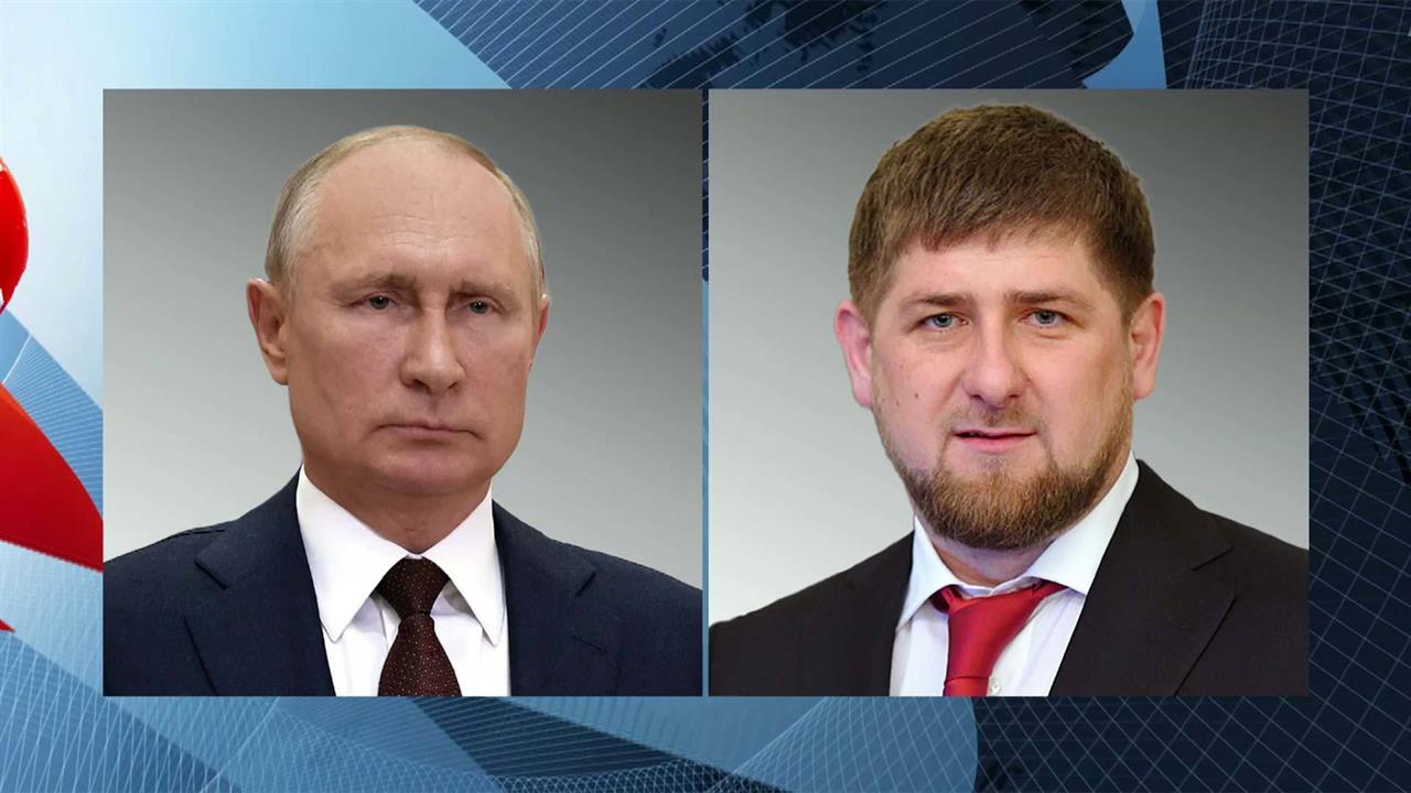 На встрече В. Путина с Р. Кадыровым обсуждались вопросы развития Чечни, а также ее вклад в СВО