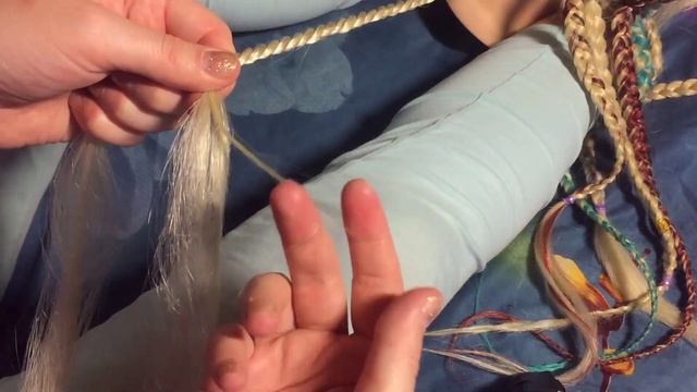 Точечное вплетение сенегальских кос из канекалона Hairshop Аида смотреть онлайн