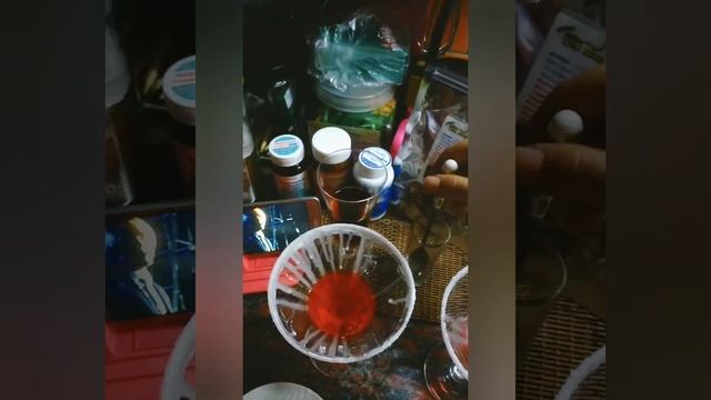 Украшаем бокалы кокосовой стружкой. Подавать напитки красиво. смотреть онлайн