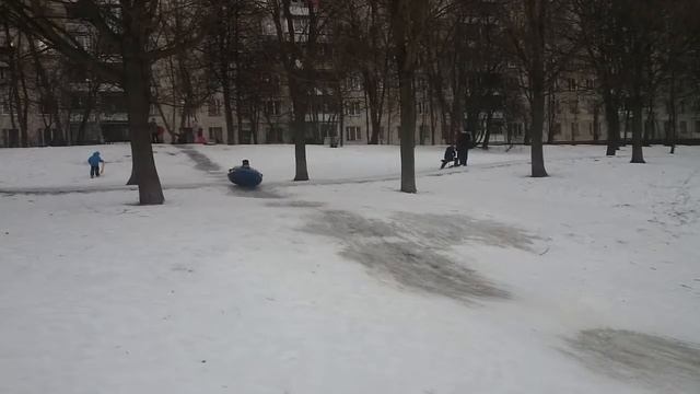 Полеты на снегокате и ватрушке смотреть онлайн