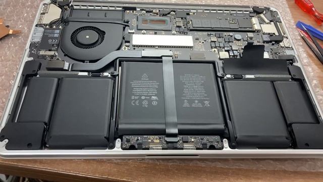 MacBook Pro C02QFJE8FVH5 смотреть онлайн