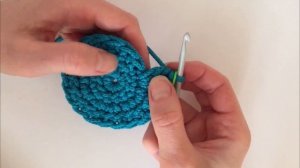 Подставка под кружку, горячее. Вязаная ракушка спираль из шнура, трикотажной пряжи крючком.