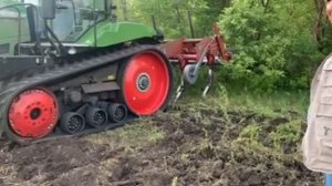 Работа глубокорыхлителя на максимальную глубину