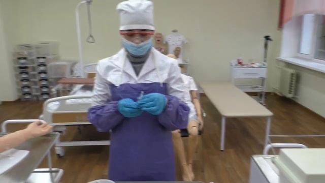 Взятие крови из вены для биохимического исследования шприцом
