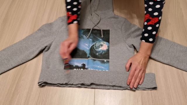 Укорачиваем толстовку с карманами  Своими руками  Пошив одежды  Швейные хитрости