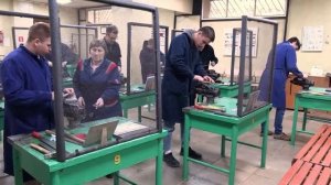 Нарезание наружной и внутренней резьбы вручную