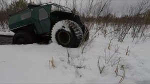 Вездеход МАНУЛ в поисках утонувшего МТЛБ по зимнему болоту!