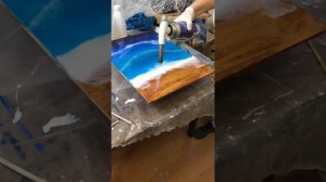 Рисуем волны на эпоксидной смоле