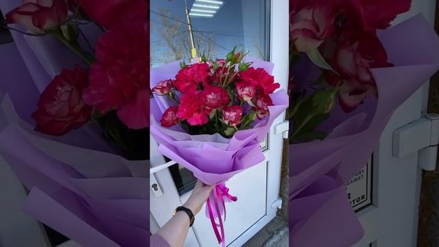 Гвоздика в Букете?? #flowers #флористика #цветы #букет #флористикадляначинающих #упаковка