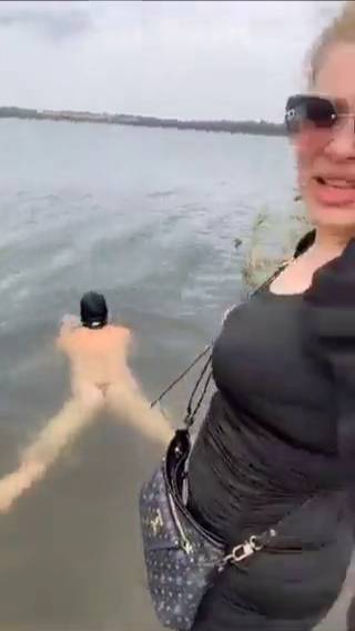 Мужик плавает на привязи у немки смотреть онлайн