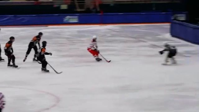 Нападающий ХК «Енисей» Сергей Ломанов получил серьезную травму в игре с «Кузбассом» смотреть онлайн