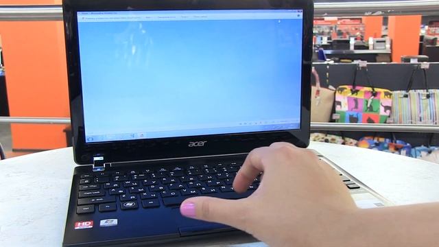Видеообзор нетбука Acer Aspire One 725- C68kk