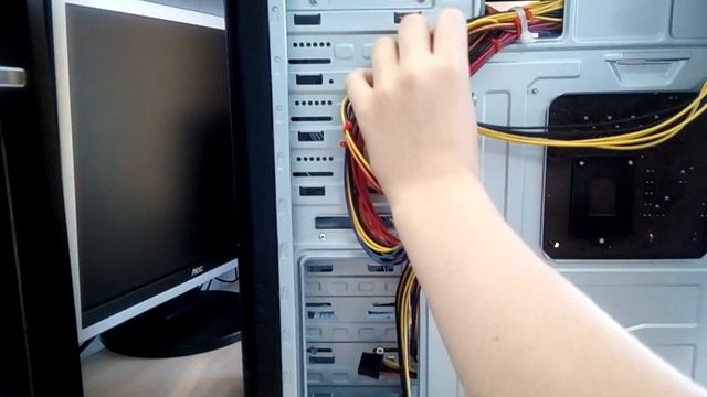Установка блока питания после чистки и кабель-менеджмент на минималках в корпусе смотреть онлайн