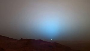 Завораживающий вид Солнца и Земли с Марса!