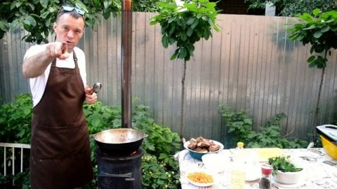 Чуть не съели вместе с казаном) Говяжьи ребра на печи во дворе #мужчинаГотовит #оченьВкусно