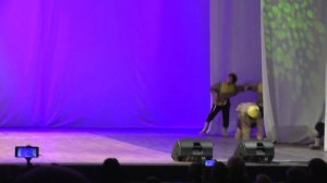 Танец сороконожки.