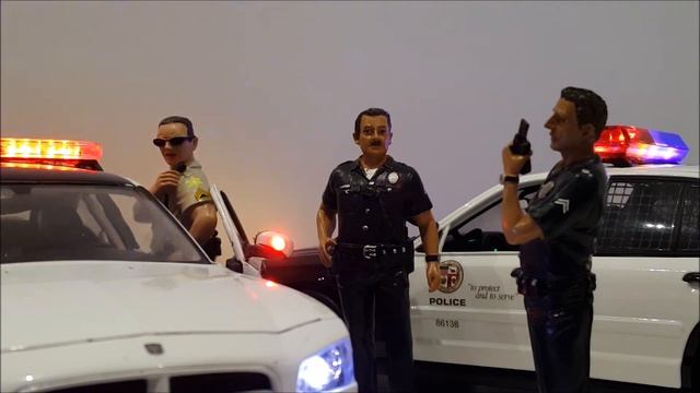 ??1:18 SCALE POLICE CAR MODELS SHOW #nypd #LAPD #diecast #usa #american with lights смотреть онлайн
