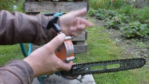 БЕНЗОПИЛА "ДРУЖБА " 1975Г И "ДРУЖБА-ЭЛЕКТРОН" 1993Г. ЗАПУСК ПОСЛЕ ПРОСТОЯ! СРВНЕНИЕ .ДРУЖБА/СССР/.