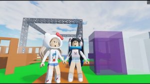 хелло китти проходит паркур??)  проходим мои паркуры в роблокс??