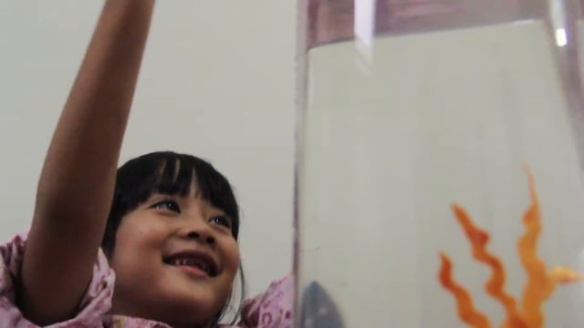 My Magical Mermaid swimming doll, swims with lifelike movements - Unboxing | Toy Joy Channel смотреть онлайн