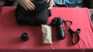 Whats in my camera bag (Spoiler: Nikon D3100)