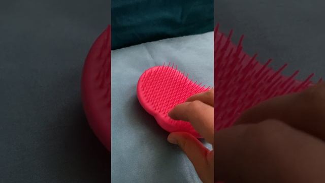 Quick ASMR - Pink Tangle Teezer Hairbrush TaPPING & ScRATCHING