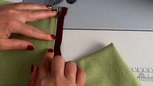 Урок 45. Как вшить молнию со смещением. Сто Шагов Портного.mp4