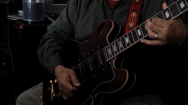 Epi Riviera P93 Through Peavey Prowler Demo смотреть онлайн