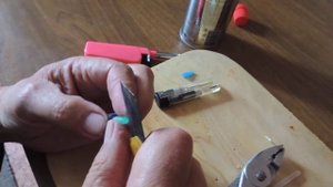 Суперэкономия на заправке газом зажигалок.