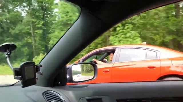 DODGE CHARGER VS CHRYSLER 300s!(WHICH ONE IS FASTER) смотреть онлайн