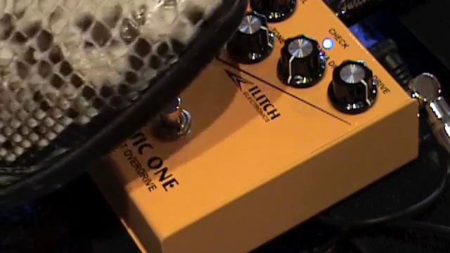 Ilitch Electronics CLASSIC ONE dyna distortion overdrive guitar effects pedal demo w Kingbee Tele смотреть онлайн
