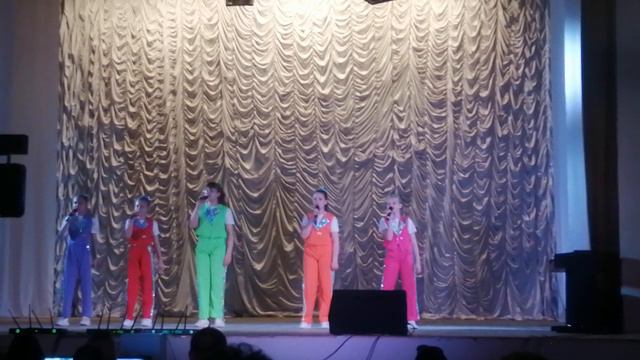 песня "Радуга-дуга" от ансамбля Краски смотреть онлайн