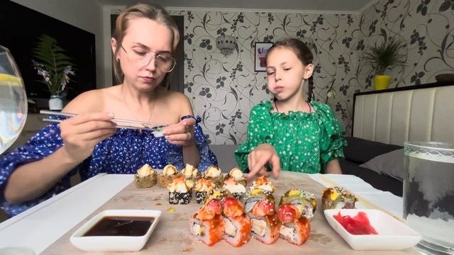 РОЛЛЫ?Суши/Rolls Sushi/ Мукбанг/Mukbang/ Ответы на Вопрос ?#едаялюблютебя #еданакамеру