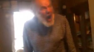 дед напился и начал орать из-за Пугачёвой