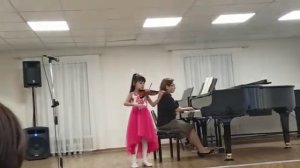 Алиса Минасян (7лет). Н. Бакланова Колыбельная. Л. ван Бетховен «Сурок»