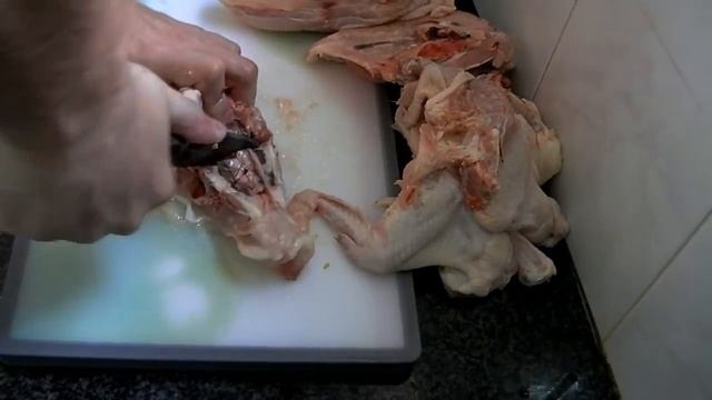 Разделка курицы ножом Strider SMF смотреть онлайн